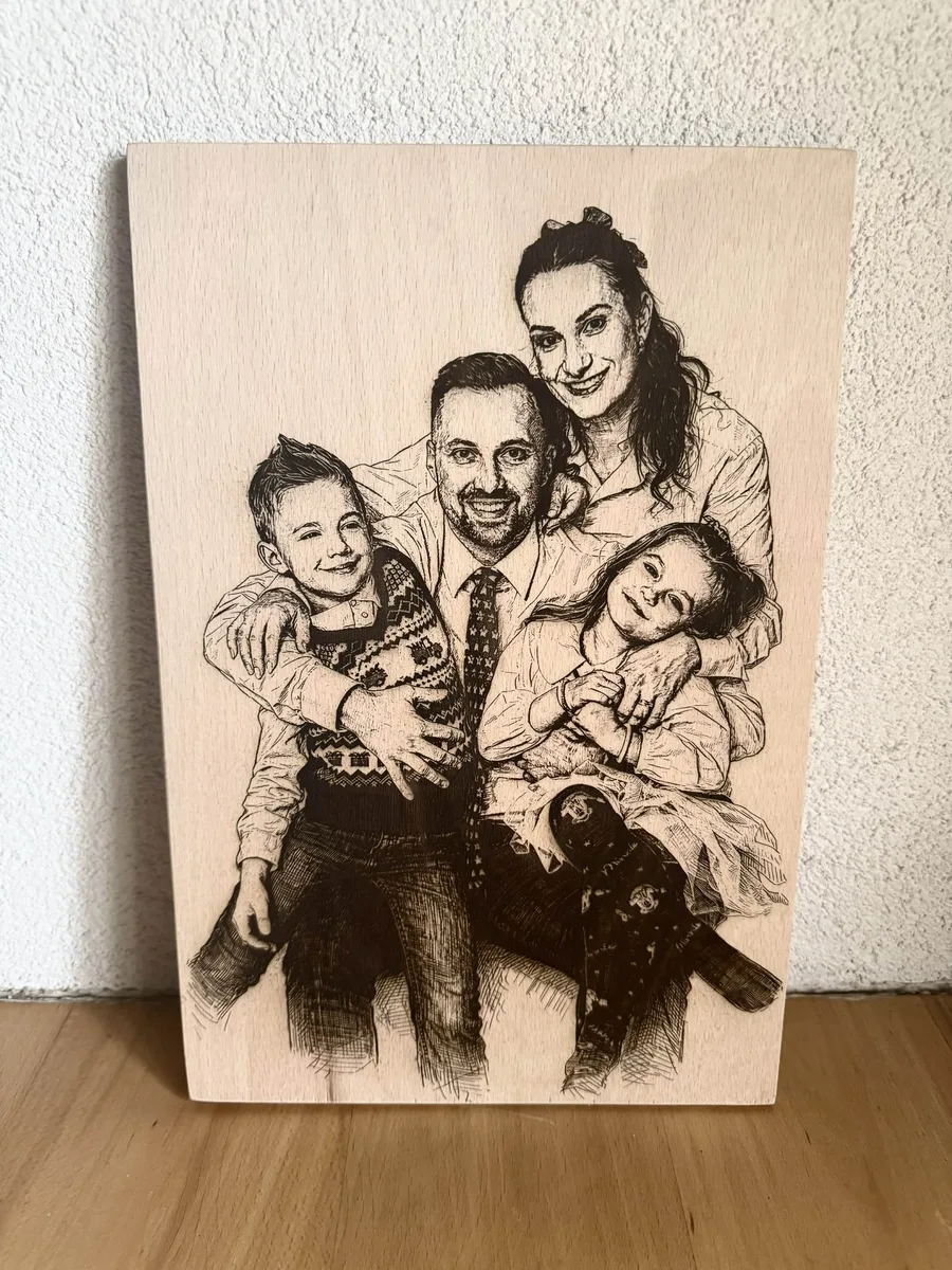 Rodinný Portrét – pyrografické dielo vypálené do dreva