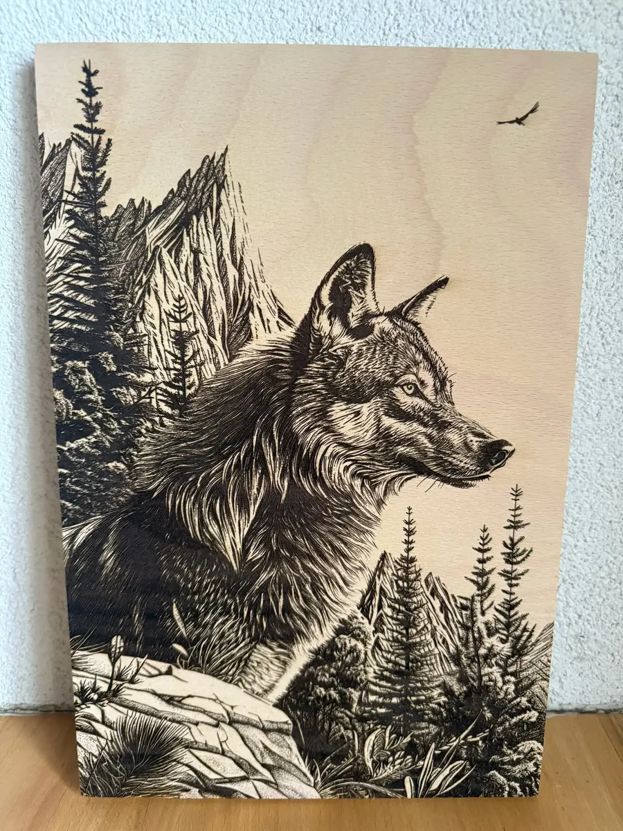 Vlk v Horách – pyrografické dielo vypálené do dreva